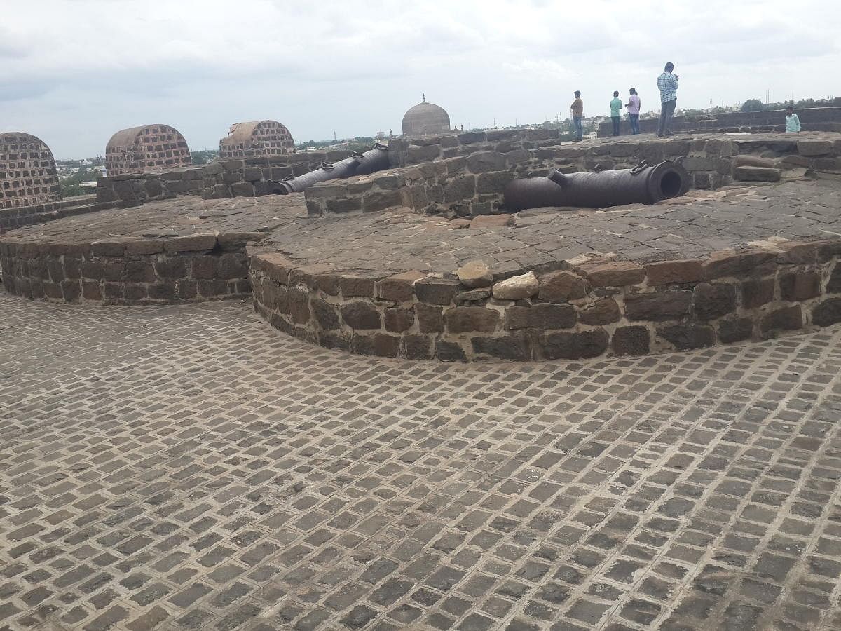Field gun Cannons at Gulbarga Fort. photo by author