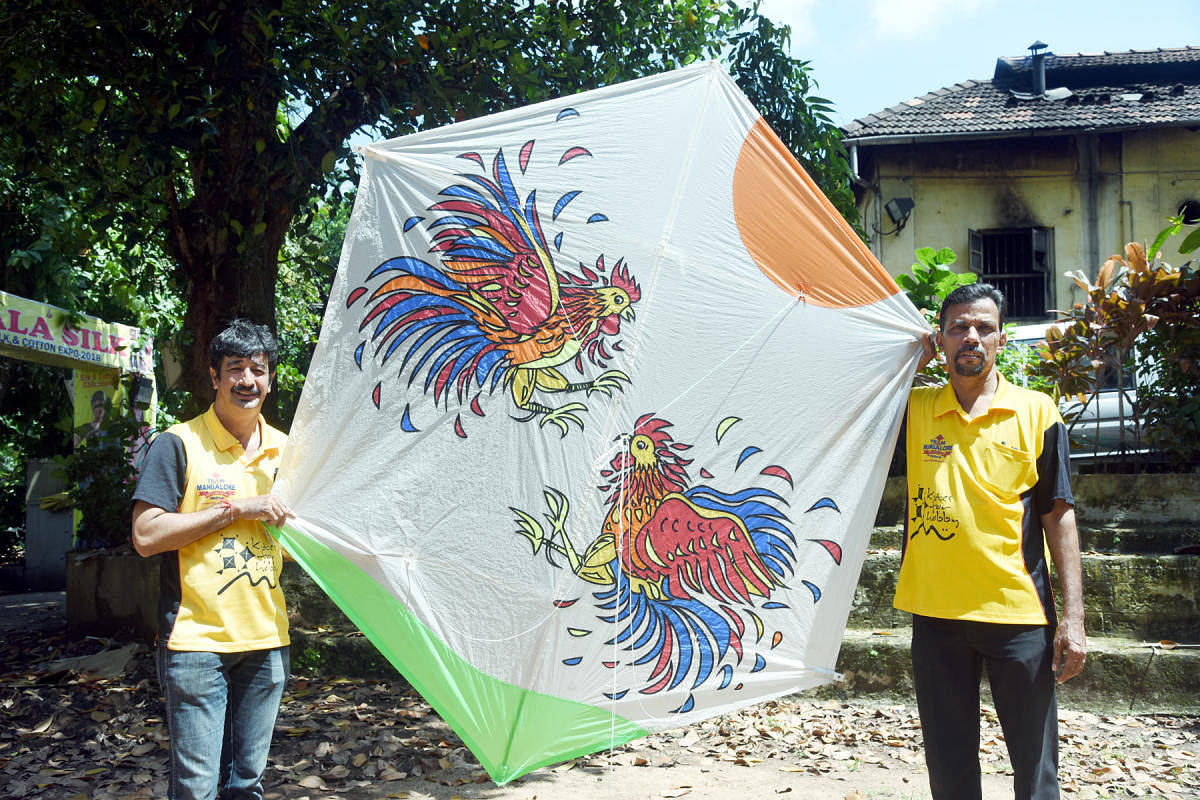 Dinesh Holla and Sathis Rao of Team Mangaluru will showcase the 'Korida Katta' kite at the international kite festival in France.