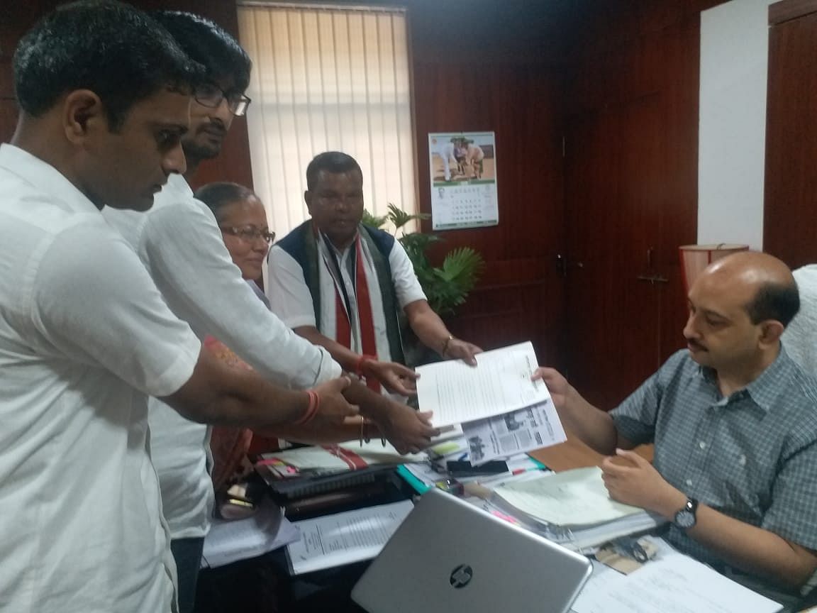 Chhattisgarh Pradesh Congress Committee leaders register a complaint against Sukma District Collector Jaiprakash Maurya with Chief Electoral Officer (CEO) Subrat Sahoo.