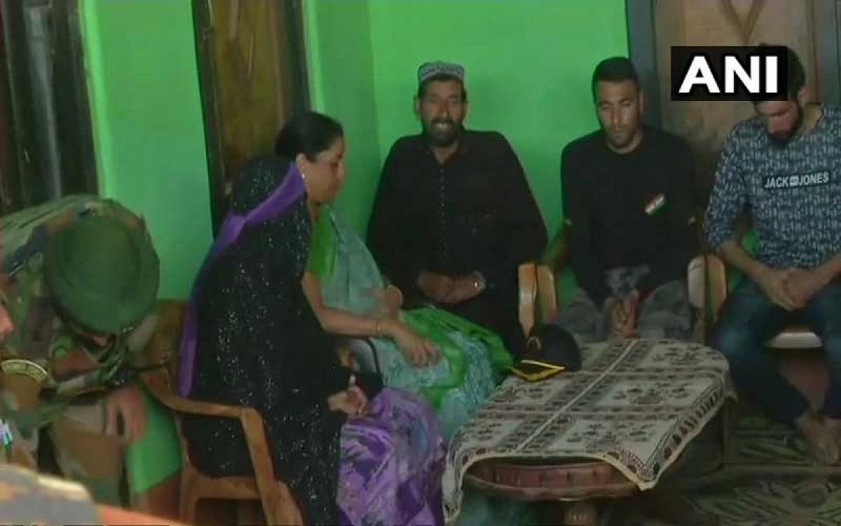 Accompanied by senior Army officers, the minister went to the remote hamlet of Salani in the border district of Poonch to express her condolences to the family of slain soldier Aurangzeb, officials said. (Image: ANI Twitter)