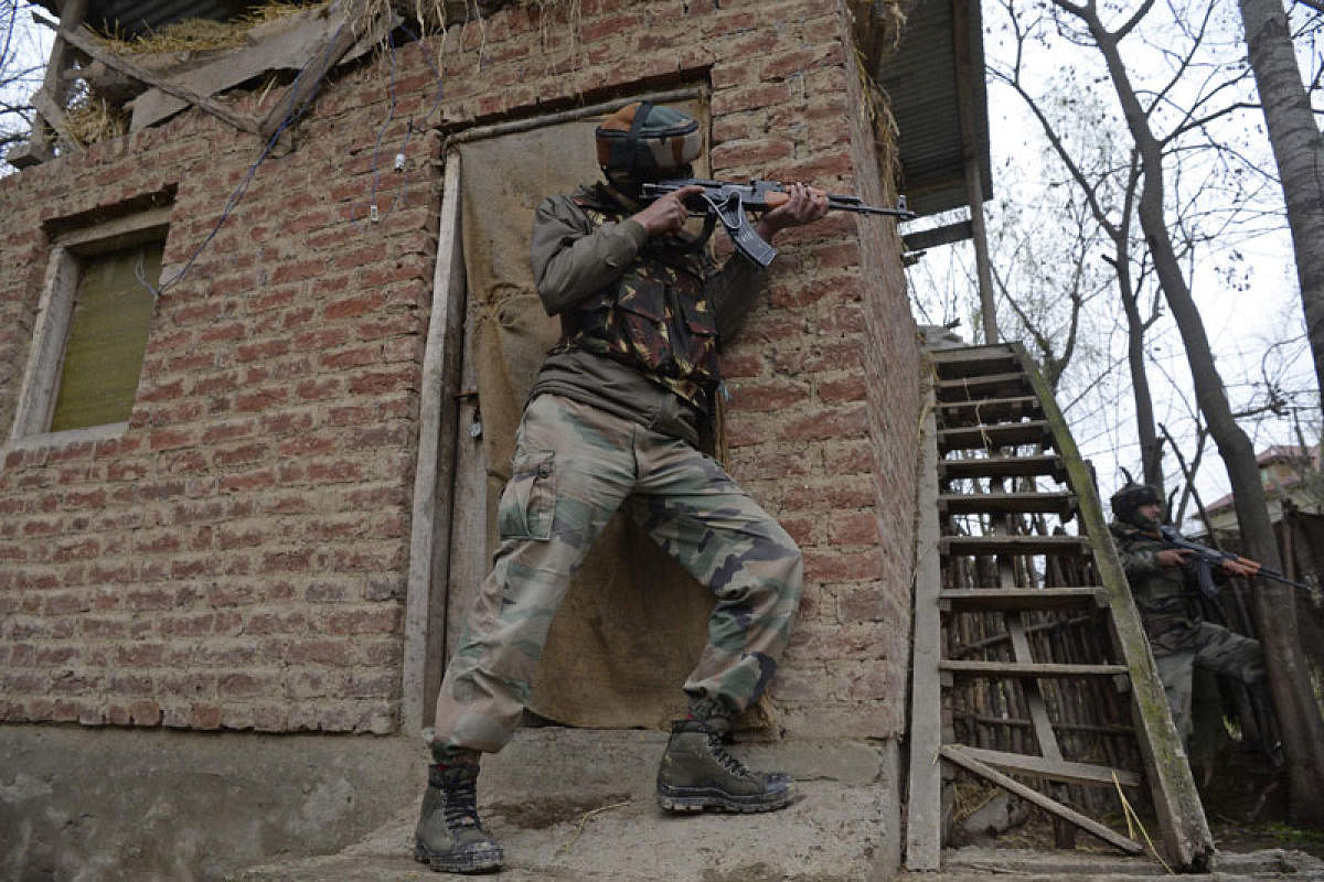 The total number of active militants in Kashmir was between 270 and 300, most of whom are locals.