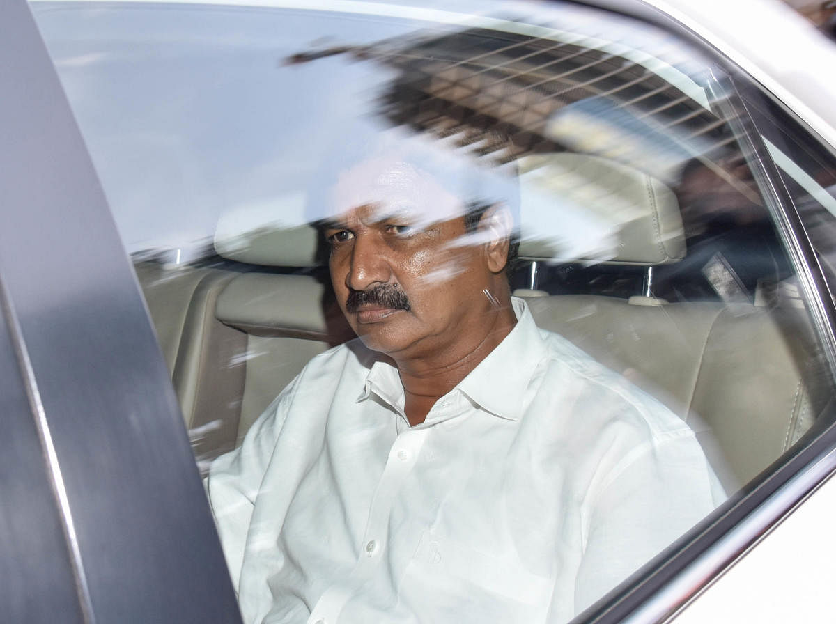 Minister Ramesh Jarkiholi arriving to attend the meeting conducted by Former Chief Minister Siddaramaiah, at his residence Caveri, in Bengaluru on Monday. DH Photo/ B H Shivakumar