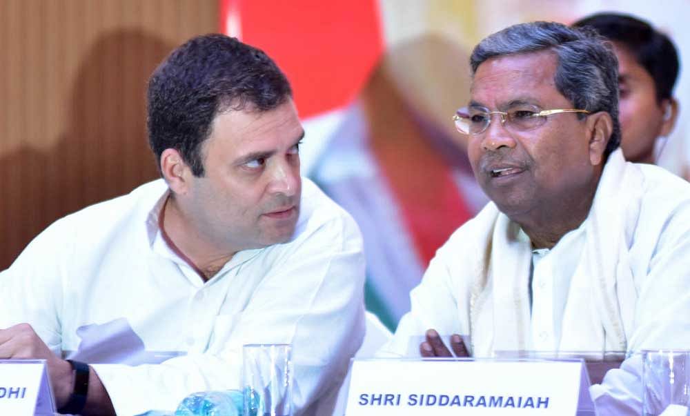 Congress Legislature Party (CLP) leader Siddaramaiah is expected to rush to New Delhi later on Tuesday amid the threat posed by Municipalities Minister Ramesh Jarkiholi and his MLA brother Satish Jarkiholi. DH File Photo 