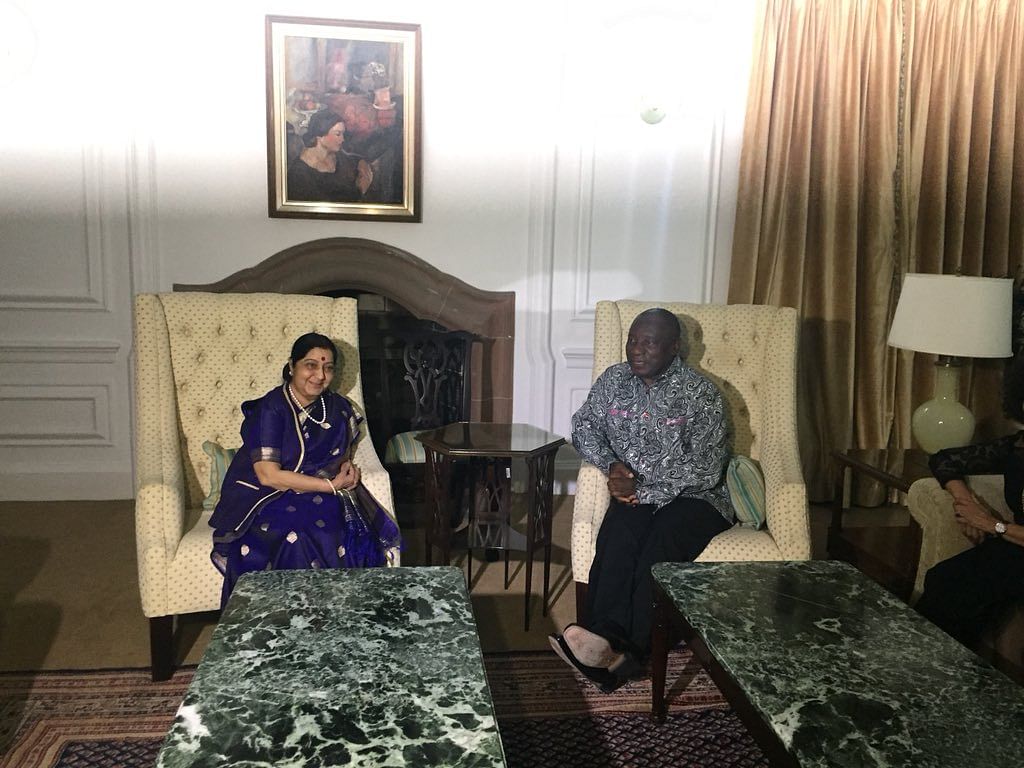 Sushma Swaraj with South African president Cyril Ramaphosa. Twitter photo.