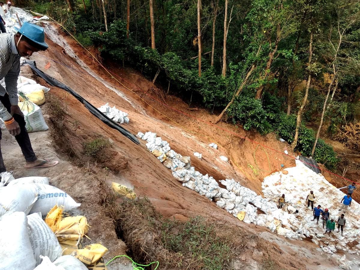 M-Sand bags placed on Somwarpet-Madikeri Road.