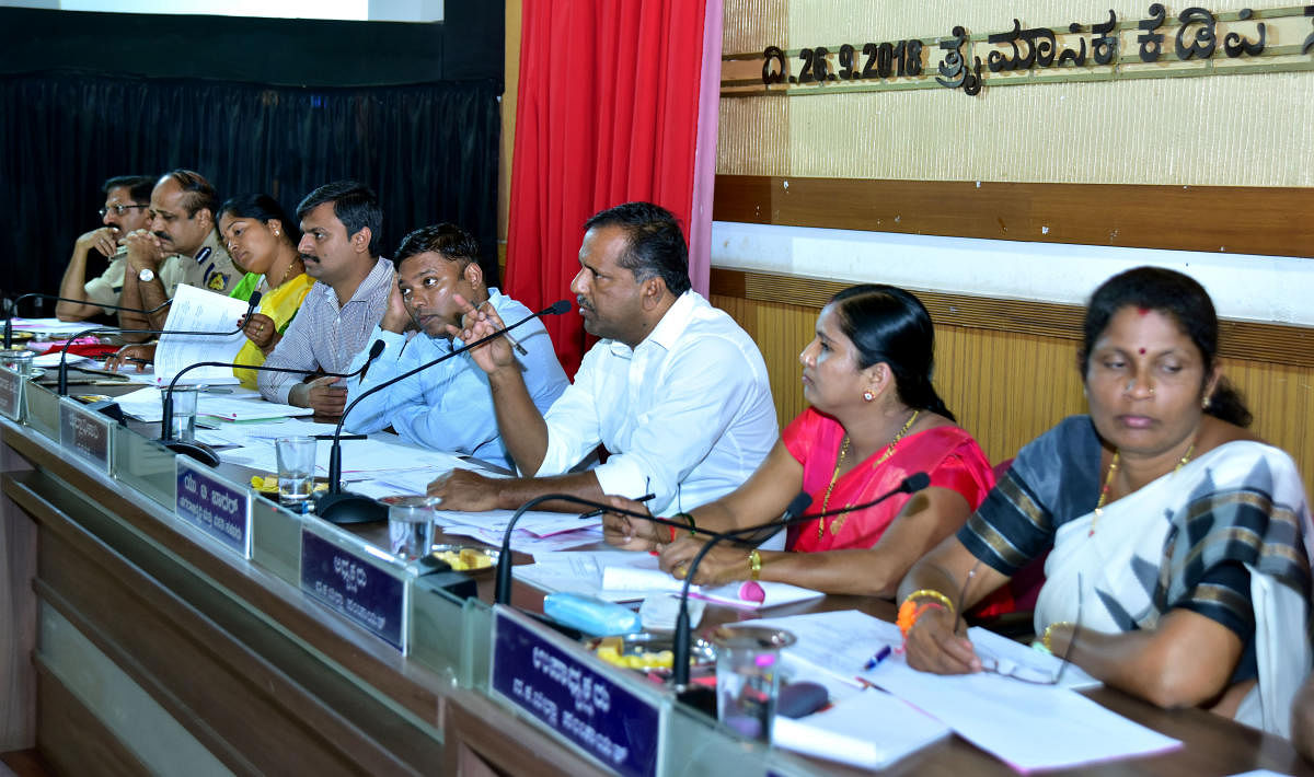 Urban Development and Housing Minister U T Khader speaks at the KDP meeting at ZP Hall in Mangaluru on Wednesday. SP Ravikanthe Gowda, Police Commissioner T R Suresh, ZP CEO Selvamani R, Deputy Commissioner Sasikanth Senthil, ZP President Meenakshi Shanth