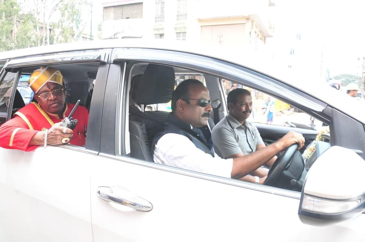 Mayor R Sampath Raj drives his crew for lunch to MTR Restaurant on Wednesday.
