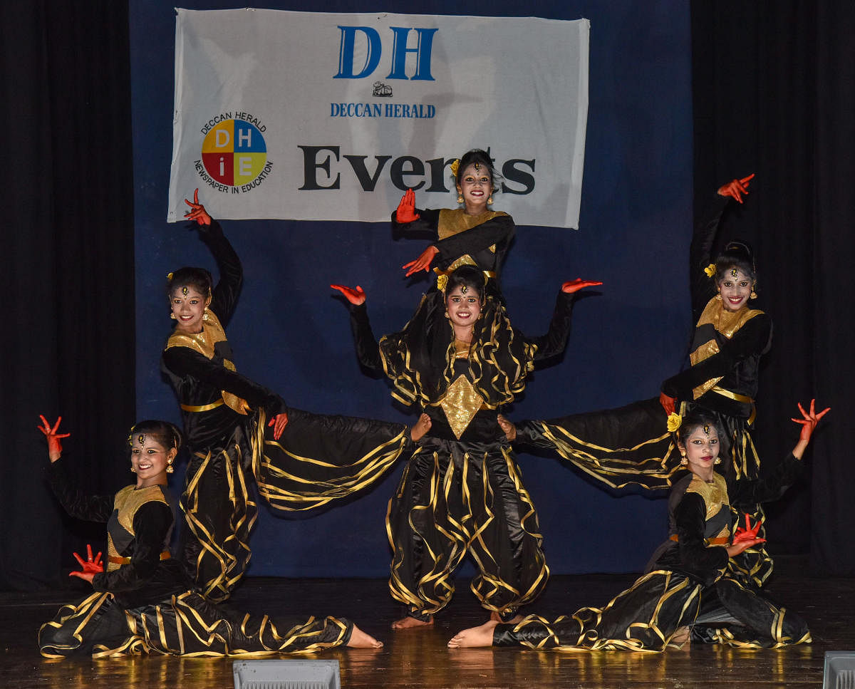 Deccan Herald in Education (DHiE) Senior Dance Competition (Zone B) first prize winners, Ganga International School, performing at Bal Bhavan in Cubbon Park on Friday. DH Photo/S K Dinesh