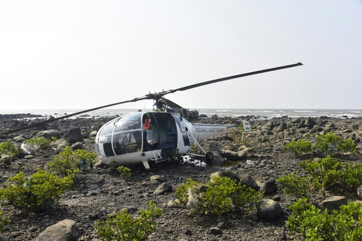 A Chetak helicopter of the Indian Navy made “hard-landing” at the INS Rajali naval base in Arakkonam on Monday 