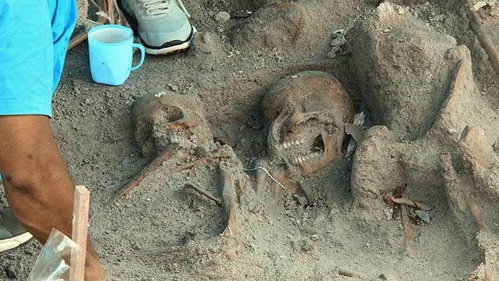 The digging work at the old cooperative store site in Mannar was conducted for the 79th day Tuesday to establish if it was a mass burial site. (Image courtesy Twitter)