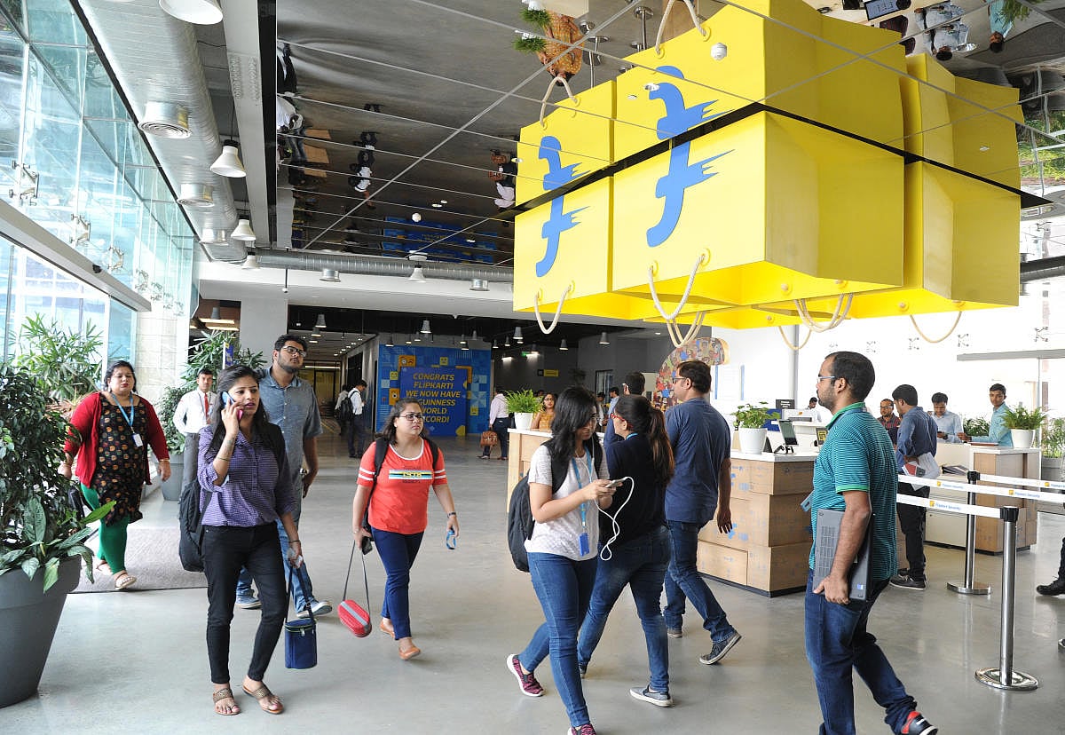 Flipkart showers best offer for six mobiles