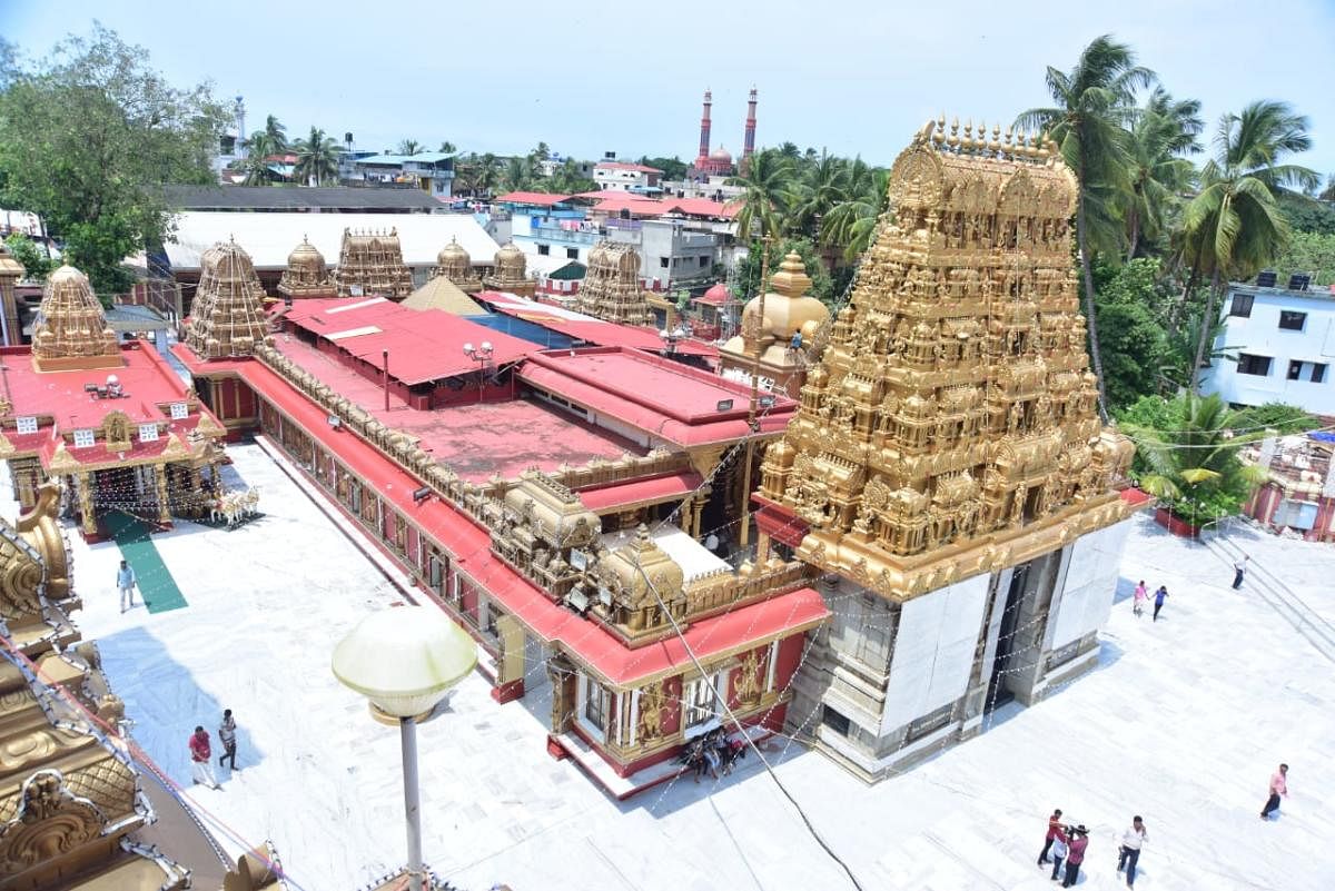 Shri Gokarnanatheshwara Temple wears a new look with lightings and with a fresh coat of painting for Dasara celebrations.