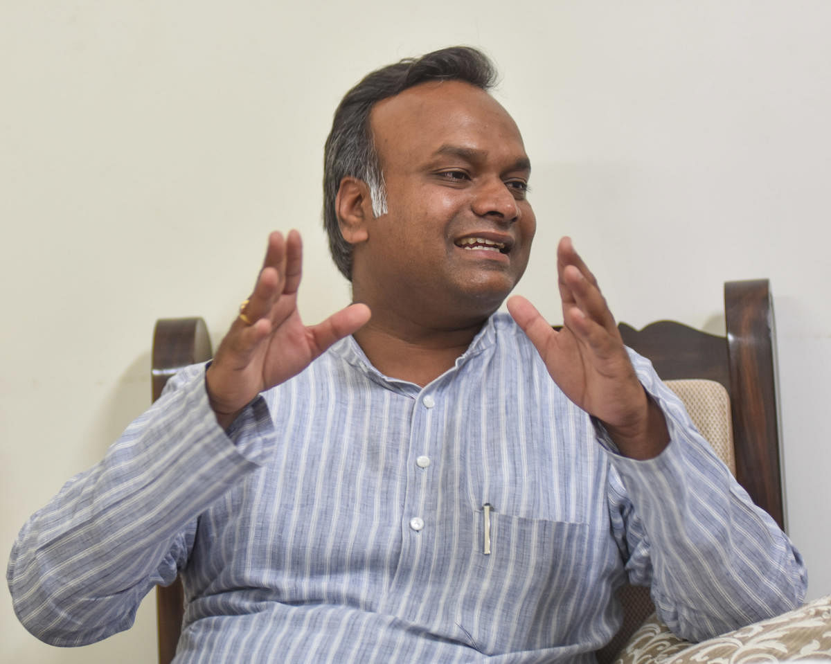 DH has learnt that a consortium of over 750 startup, under the umbrella The Indus Entrepreneurs (TiE) - Bengaluru, have written a letter to Kumaraswamy urging him to make Kharge as the IT/BT minister.
