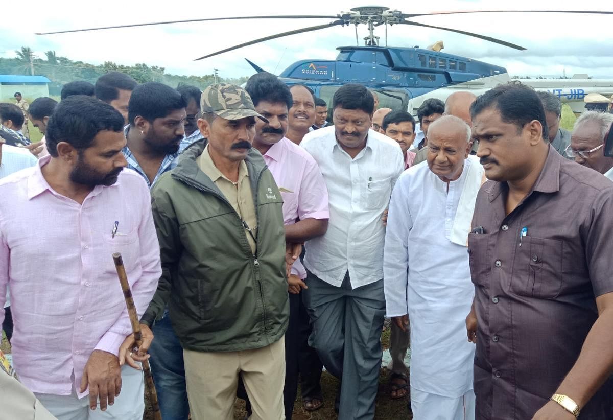Former Minister H D Deve Gowda arrives at Periyapatna in Mysuru district on Friady.
