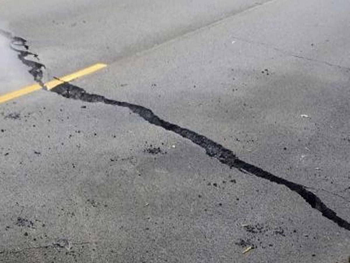 The cracks were found on the Frere bridge at Grant Road station around 11.30 pm yesterday following which the traffic was diverted, the Brihanmumbai Municipal Corporation (BMC) said. AP/PTI file photo for representation.