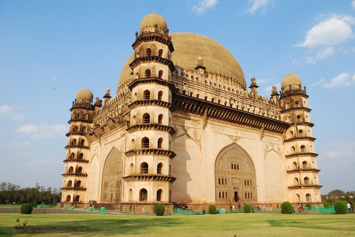 Gol Gumbaz, Vijayapura