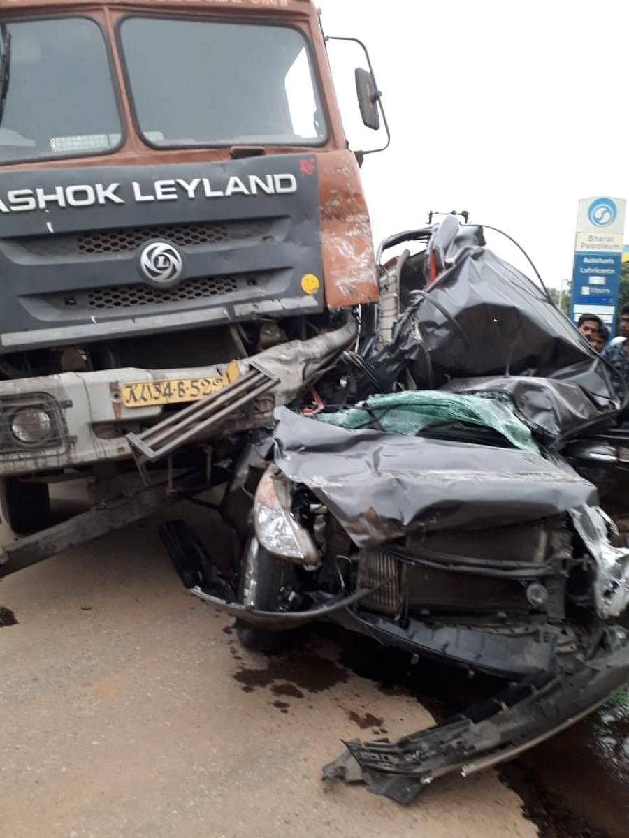 A massive 3.4 lakh road crashes of the total 4.7 lakh accidents last year occurred on sunny clear days, as per the report on accidents in 2017 by Ministry of Road Transport and Highways. (DH File Photo. For representation purpose)