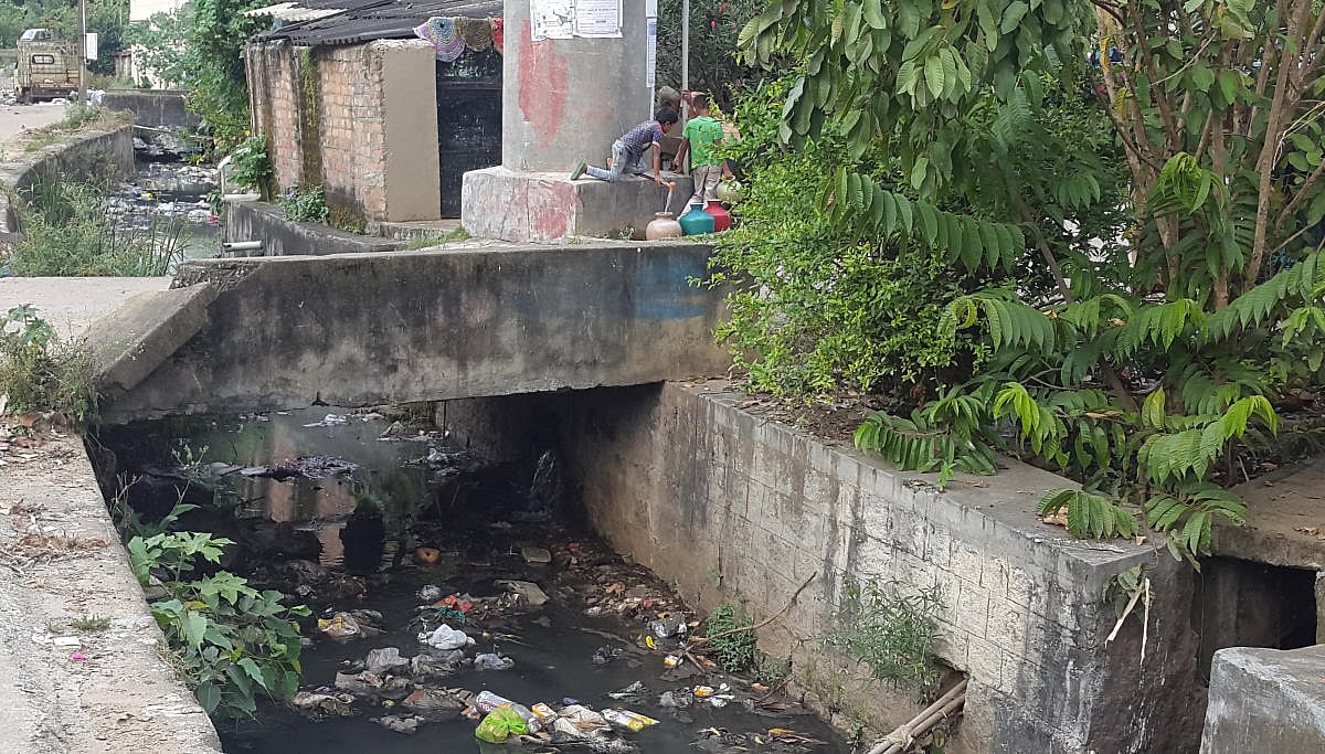 Choked drainage inconveniencing residents