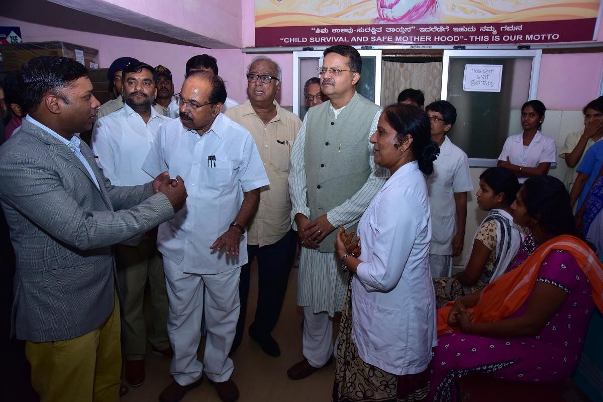 Parliamentary Committee Chairman M Veerappa Moily collects information from DC Sasikanth Senthil.