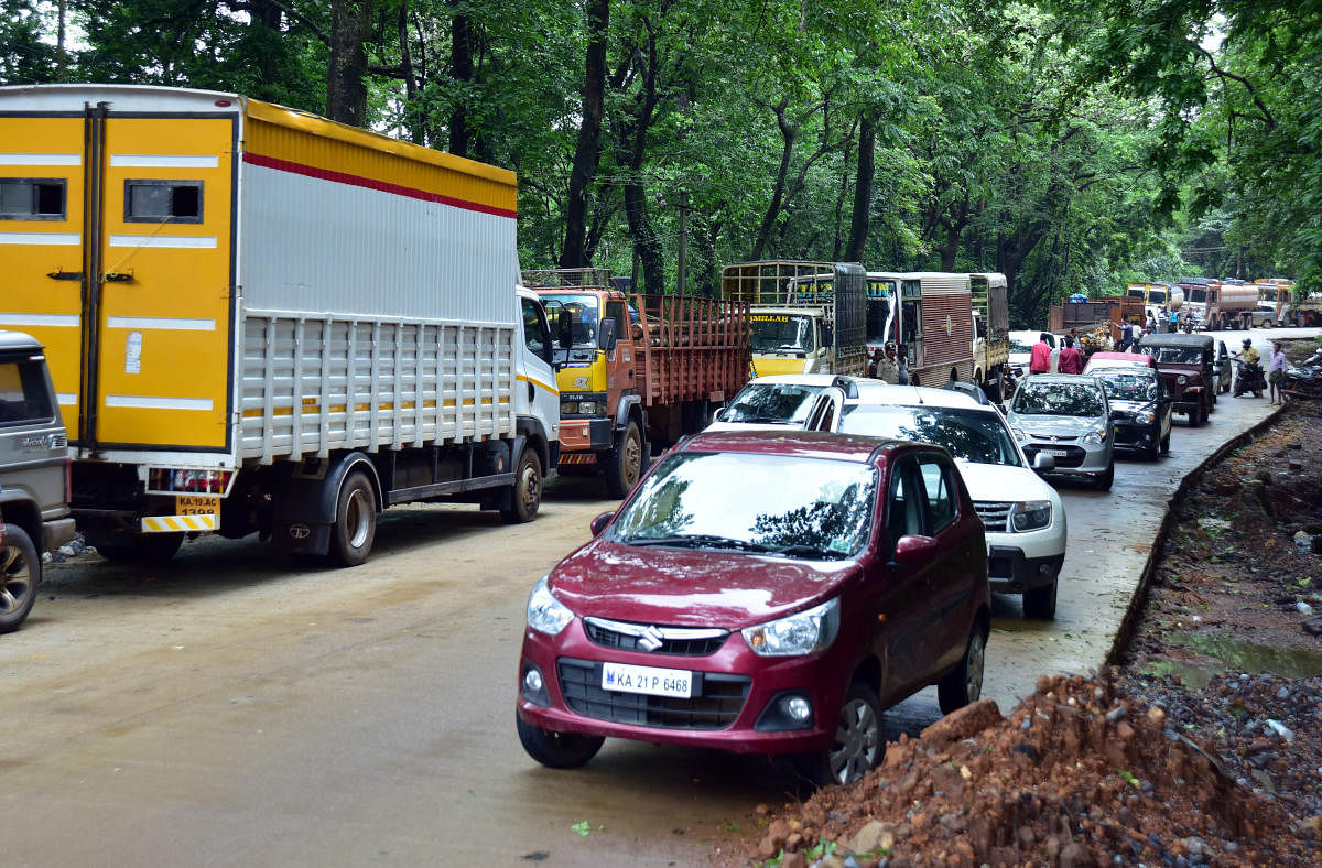 Vehicles remained piled up at Gundya before the inauguration of the newly concreted Shiradi Ghat stretch from Addahole to Kempuhole, on Sunday.