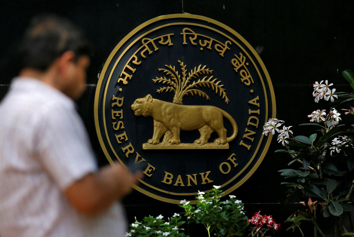 The cold war between the government and RBI hotted up last week.