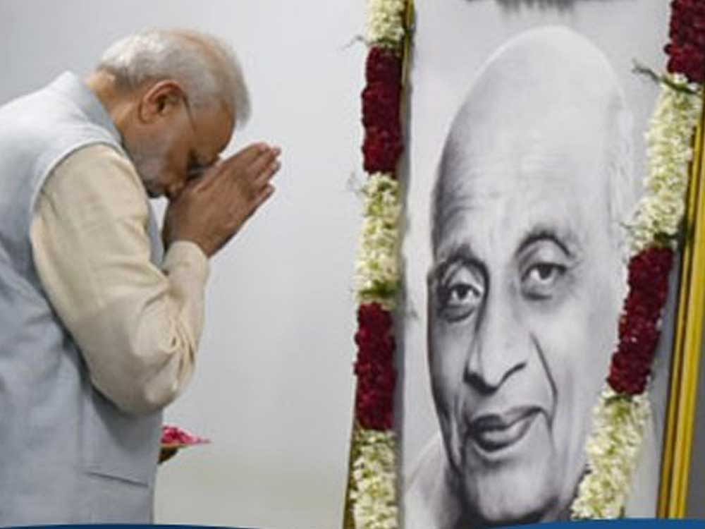 Prime Minister Narendra Modi paying tributes to Sardar Vallabhai Patel. PTI file photo.