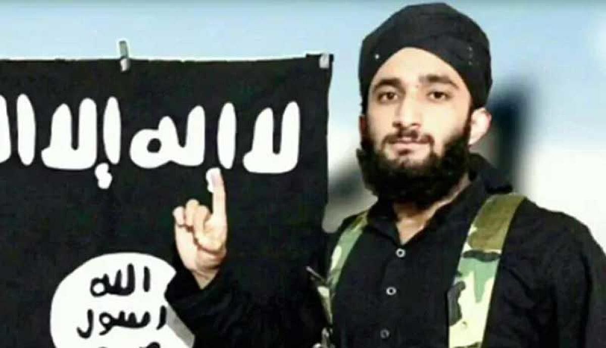 The pictures on social media showed Sofi dressed in a black outfit and claimed he had joined militant group ISJK, an outfit influenced by ISIS ideology. (Image: Twitter)