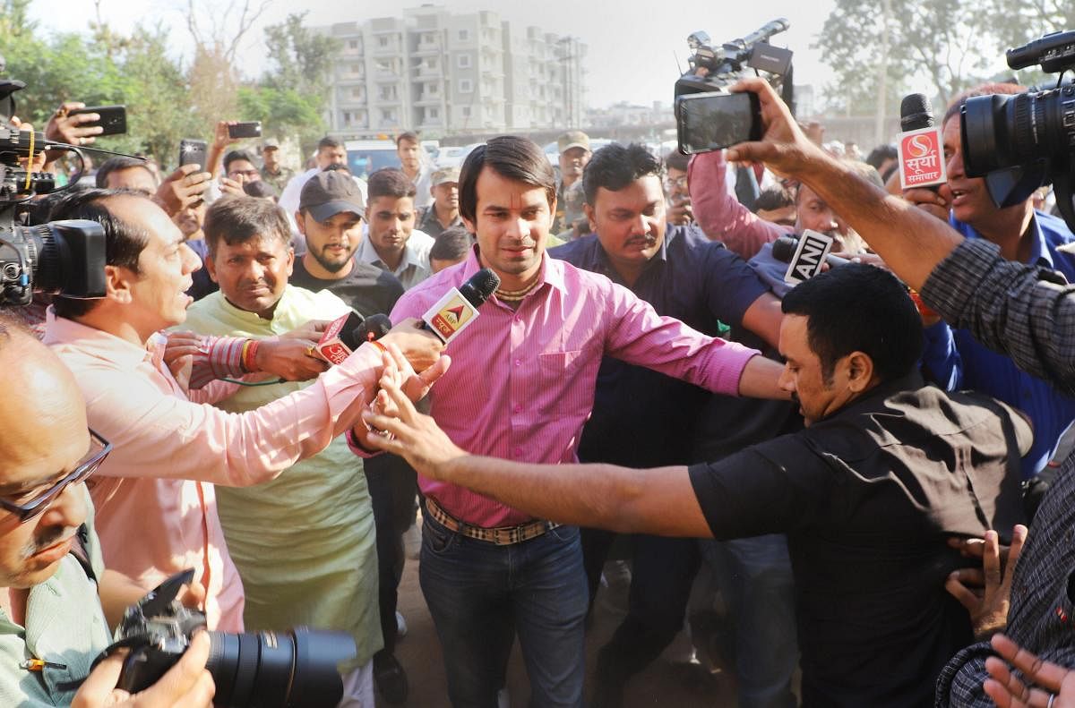 Former minister of Bihar and Senior leader of RJD Tej Pratap Yadav arrives in Ranchi to meet with his father Lalu Prasad Yadav at Rajednra Institute of Medical Science (RIMS) on Saturday, November 3, 2018. (PTI Photo)
