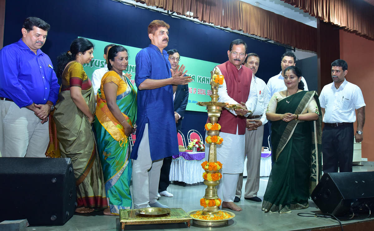 Union Minister of State for AYUSH Shirpad Yesso Naik inaugurates the installation ceremony of the new office-bearers of district Ayush Foundation in Mangaluru on Sunday. Foundation founder president Dr Ashajyothi Rai, General Secretary Dr Narayana Asra, T