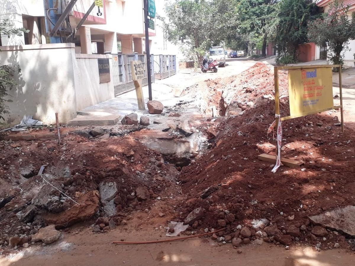A road dug up for laying water pipelines in MHR Layout, Dasarahalli. DH PHOTO/DARSHAN DEVAIAH B P