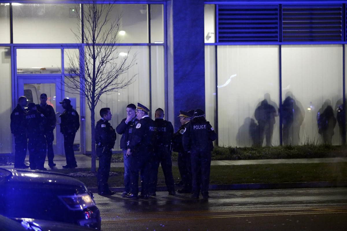Chicago police officers stand outside the University of Chicago Hospital after Chicago police officer Samuel Jimenez was killed by a gunman in the line of duty November 19, 2018 in Chicago, Illinois. Three people including Chicago police officer Jimenez w