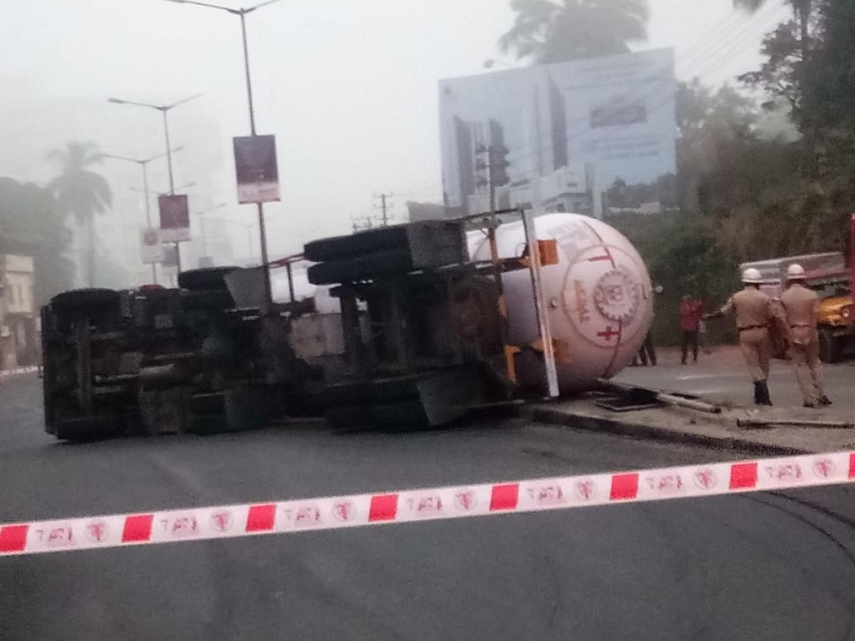 The oil tanker that skidded off the road near Mangaluru on Wednesday. DH Photo.
