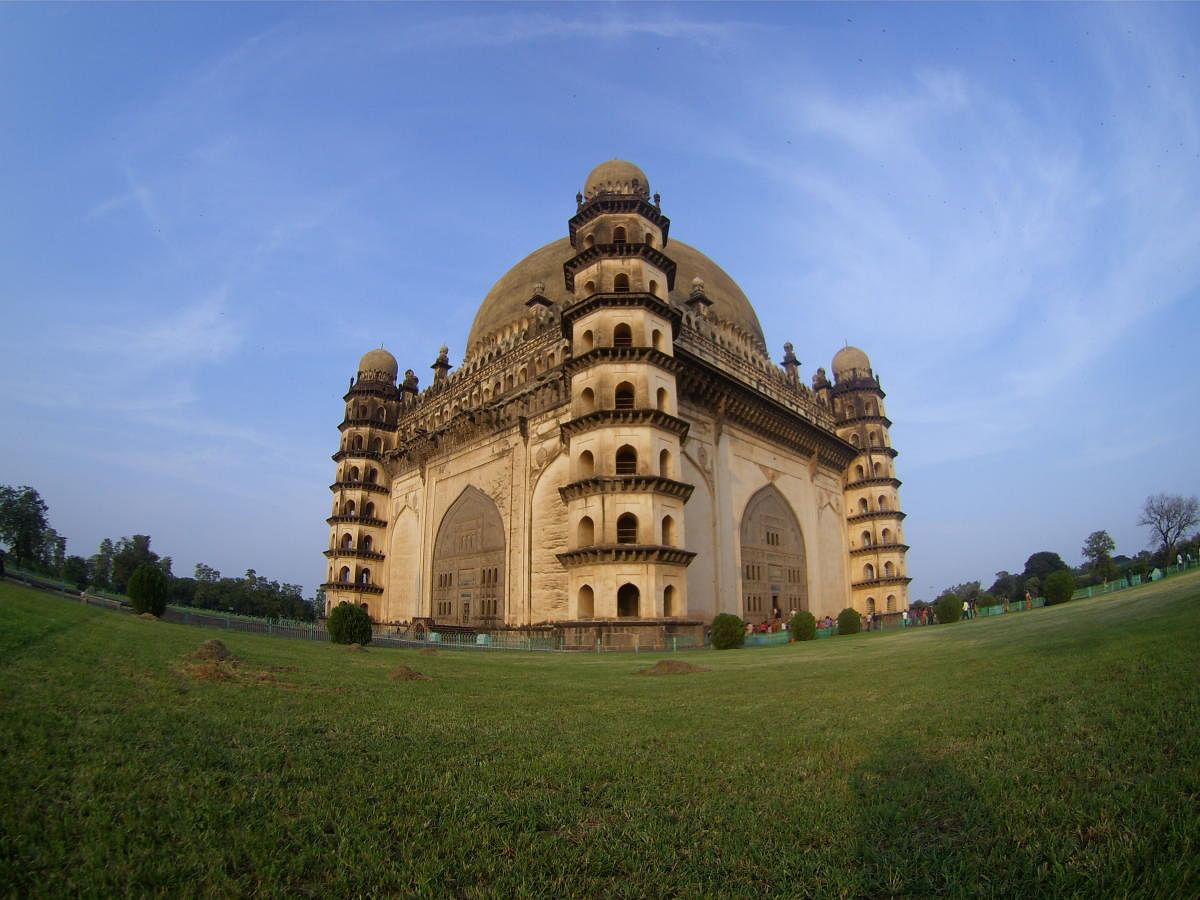 While these plans are currently being finalised, sources in the Culture Ministry said that minister Mahesh Sharma himself is keen to push the closing time of the 3,686 centrally protected monuments/sites under the ASI till at least 8 pm. (Above: ASI site ASI site Gol Gumbaz. DH File photo)