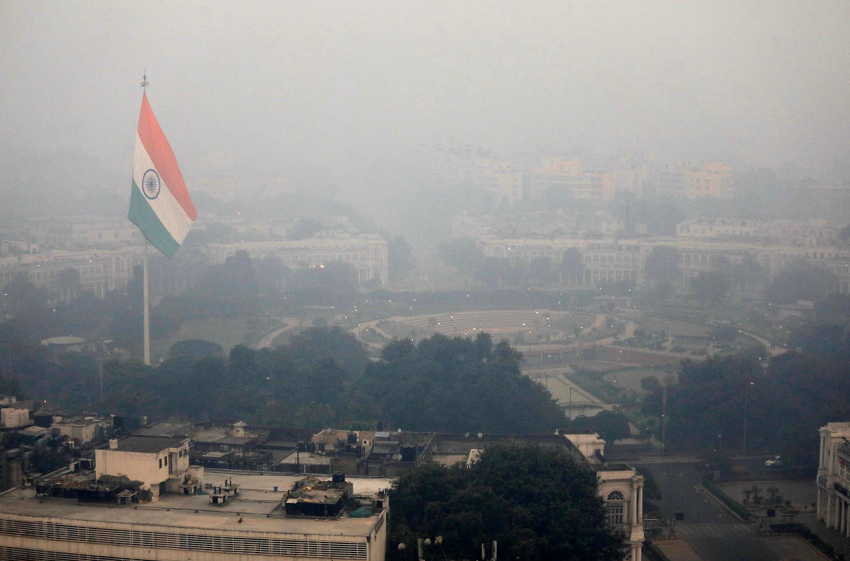 Buildings are seen shrouded in smog in New Delhi, India, November 8, 2018. REUTERS/Anushree Fadnavis