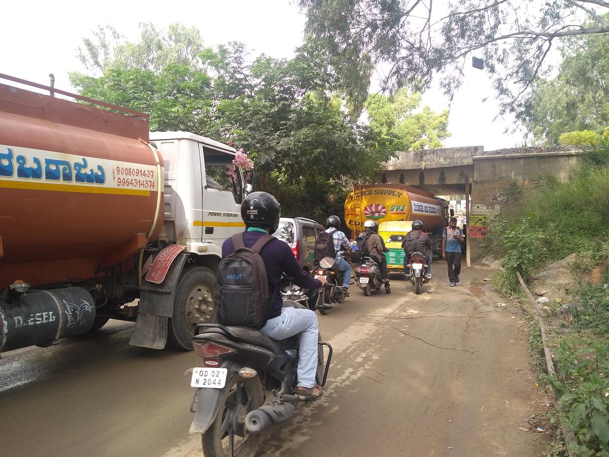 Residents of Panathur have been urging civic authorities to expand the railway underbridge on Panathur road, which is too narrow and a prime reason for traffic jam. 