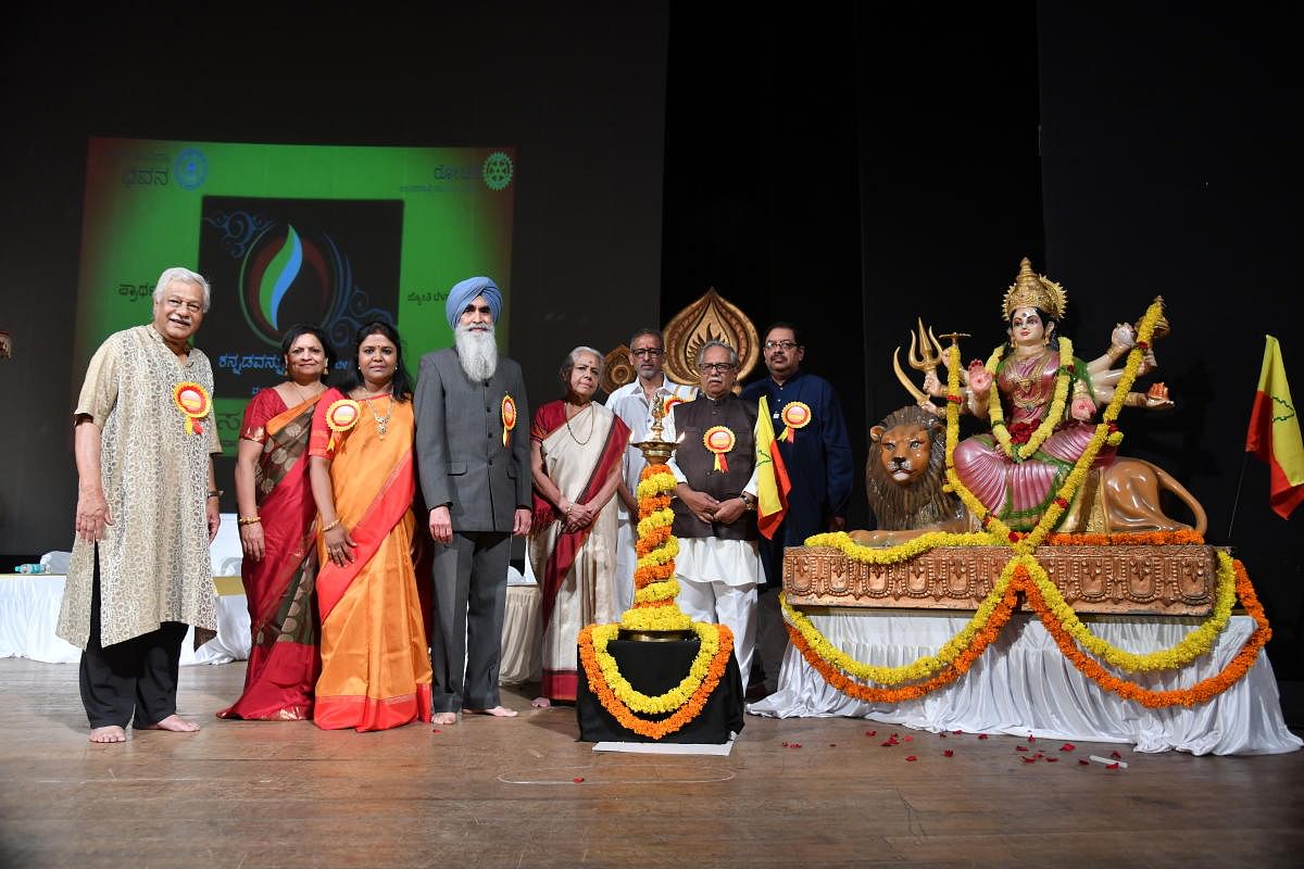 (From left)Distinguished guests H N Suresh, Vimala Mallappa, Ambika K Narayan, Chiranjeev Singh, Bhargavi Narayan, Suresh Hari , Doddarange Gowda and Rotarian Manoj Agarwal at Chowdiah Memorial Hall on Tuesday.