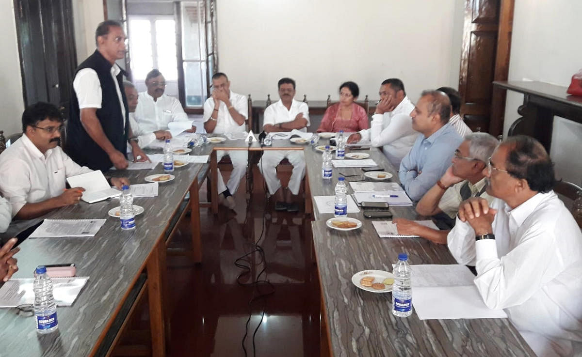 A meeting of Kodagu Prakruthika Vikopa Matthu Nere Santhrastara Samithi was held in Madikeri on Saturday.