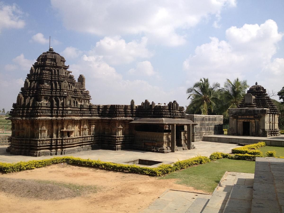 Finely proportioned: Mukteshwara Temple at Chaudadanapura in Haveri district; (right) a sculpture on the temple’s wall. Photos by author