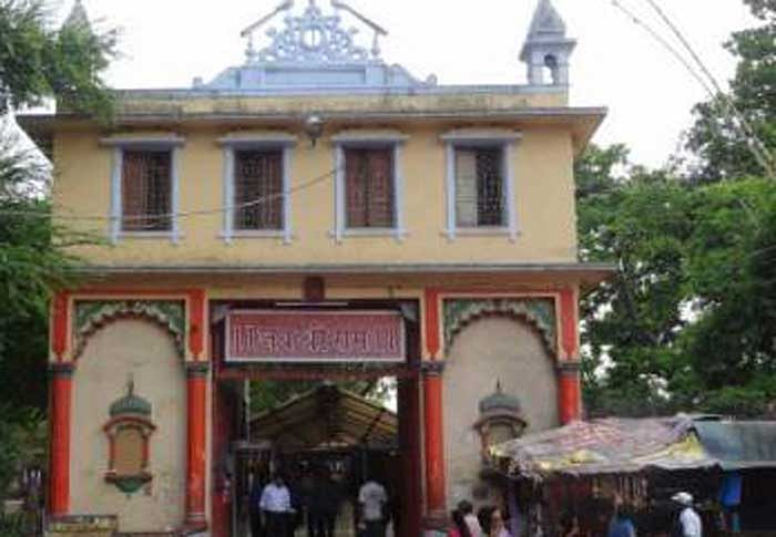 A letter threatening a bomb blast in Varanasi's Sankat Mochan temple was sent to its head priest on Wednesday, following which security in and around the shrine was beefed up, police said. File Photo