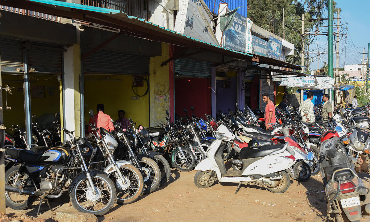 two and three-wheeler purchases were highest in Bengaluru at 23% followed by Delhi at 17%. (DH File Photo)