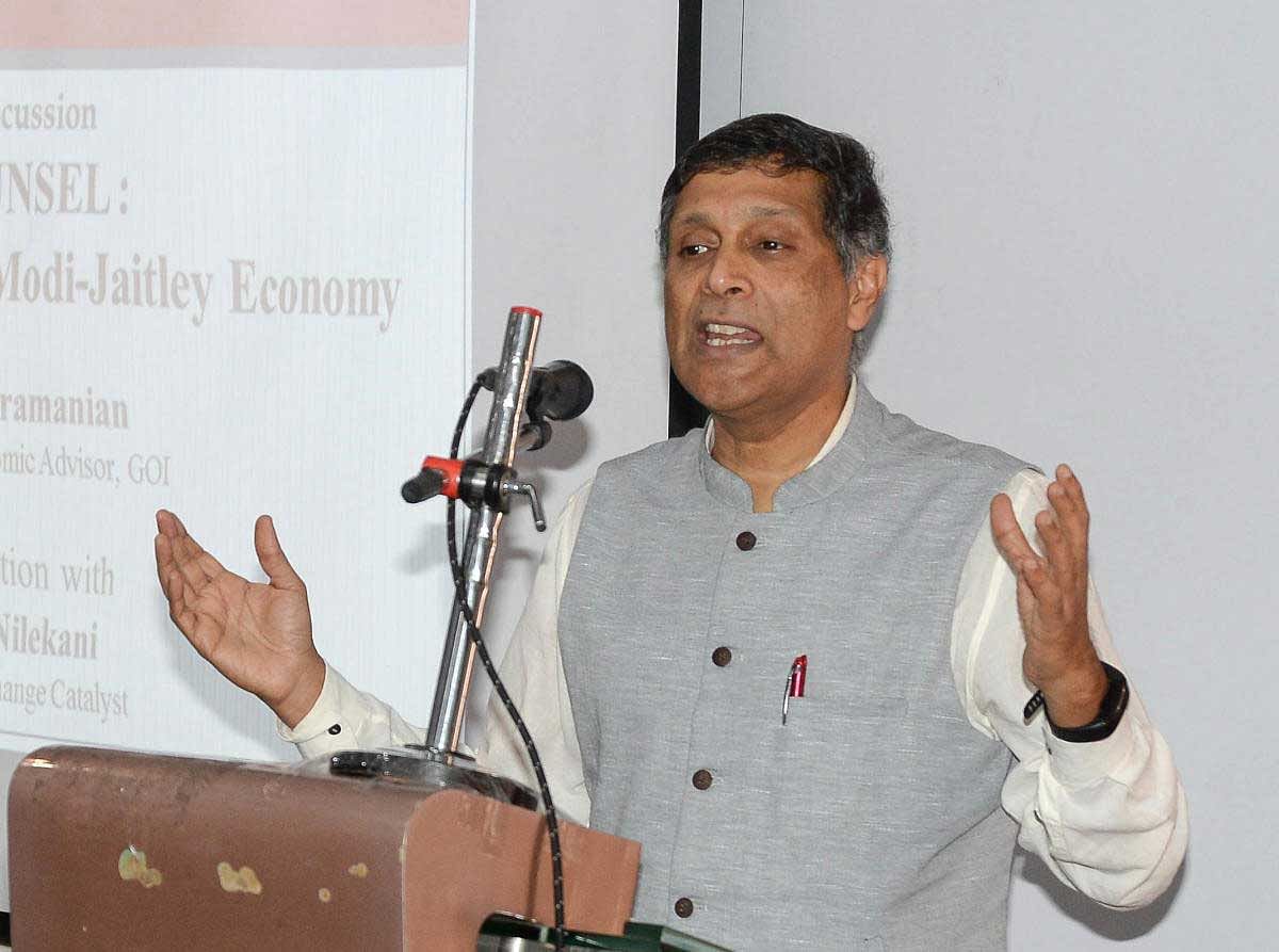 In yet another criticism of government eying for the reserve of the Reserve Bank of India (RBI), former Chief Economic Advisor Arvind Subramanian said that the surplus money can be used only for fixing the financial system. DH photo