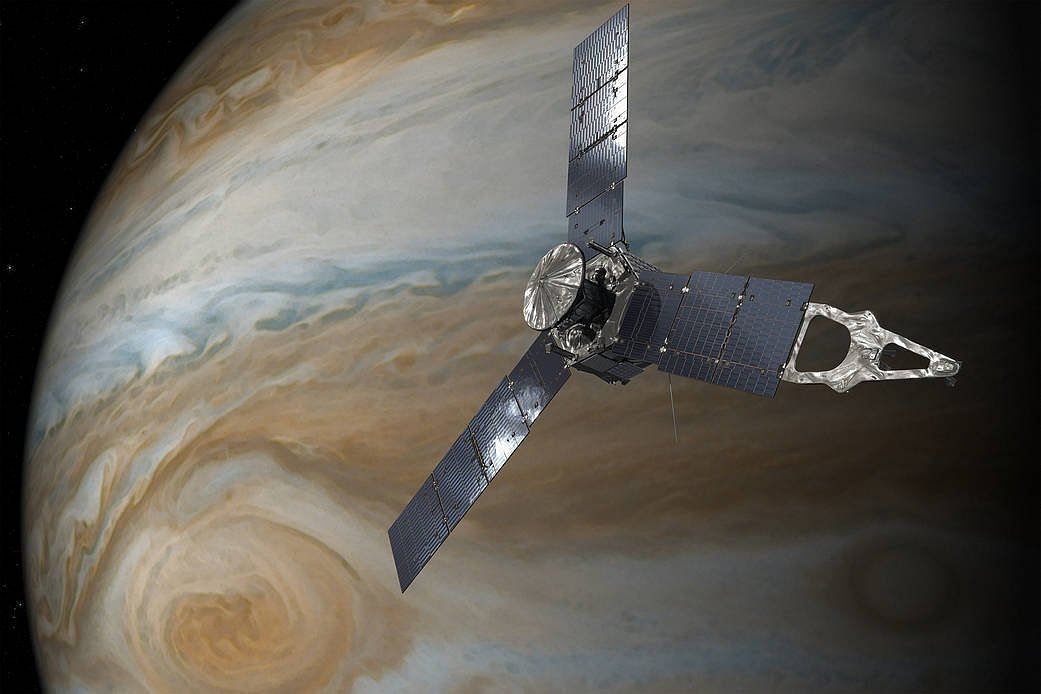 On December 21, the Juno spacecraft will be 5,053 kilometers above Jupiter's cloud tops and hurtling by at speed of 207,287 kilometers per hour. (Source: Twitter/Juno)