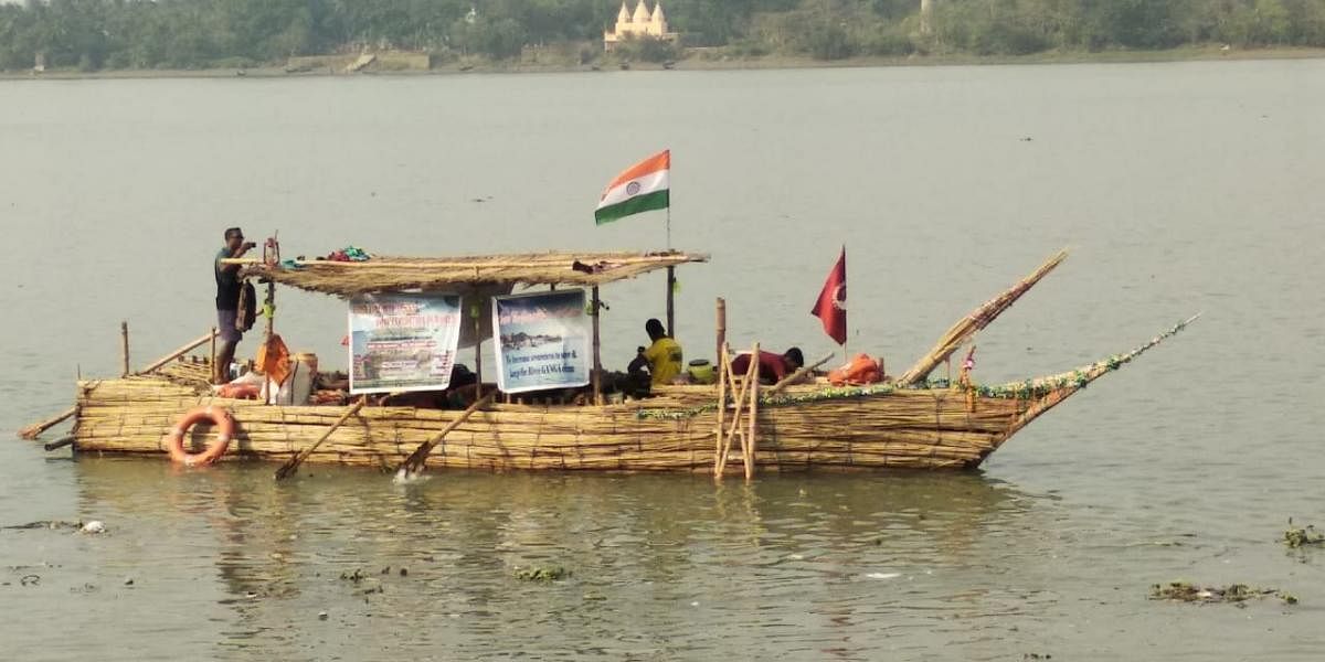 The jute boat on the Ganges 