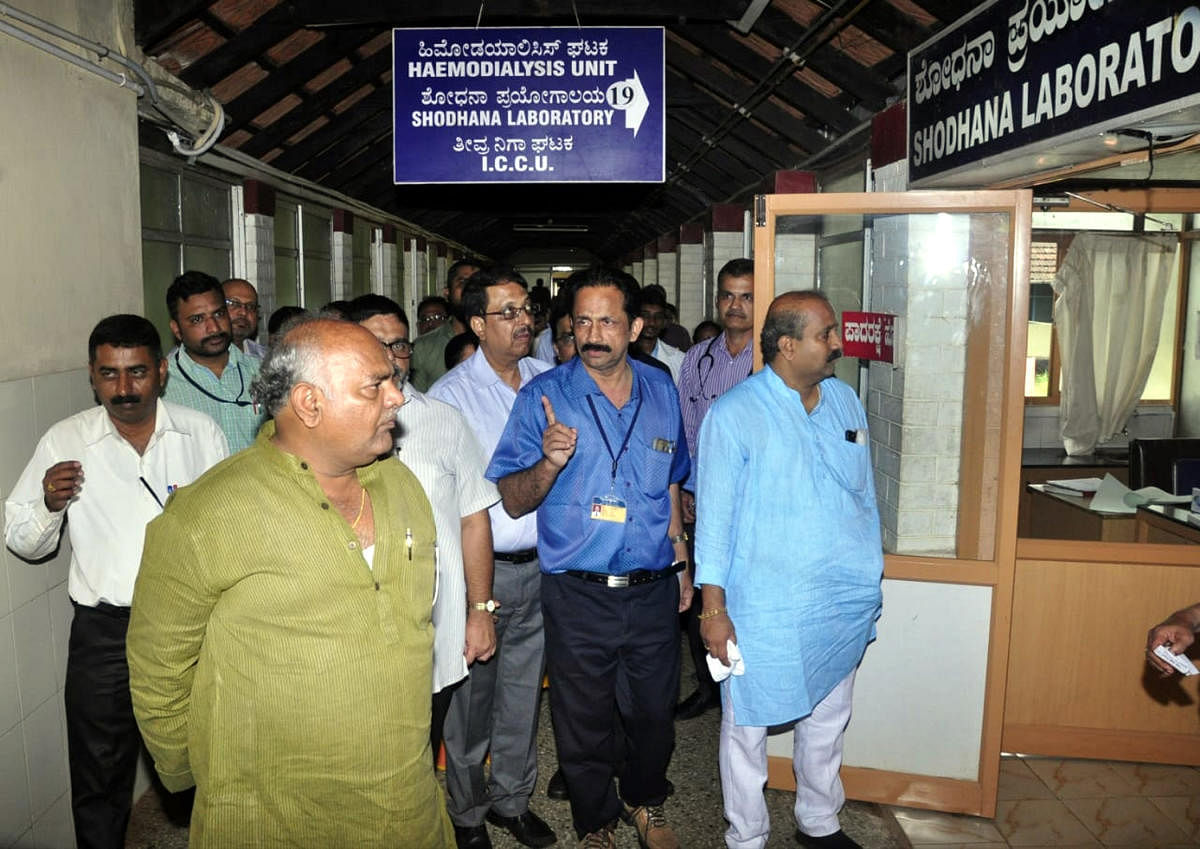 Health Minister Shivananda Patil visited the district government hospital in Udupi on Saturday.