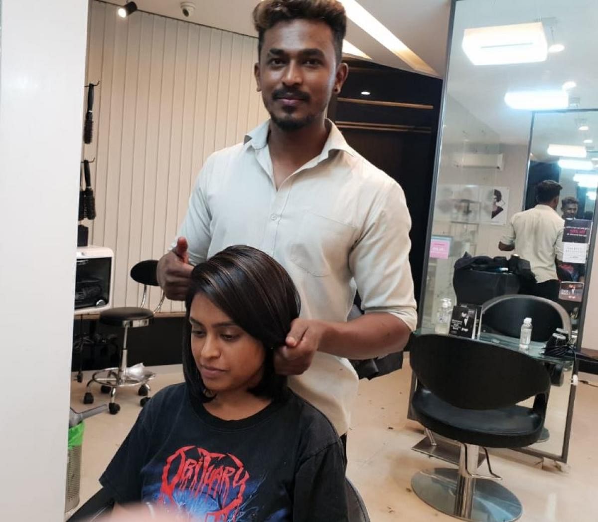 Shruthila getting a vegan hair treatment at a city parlour.