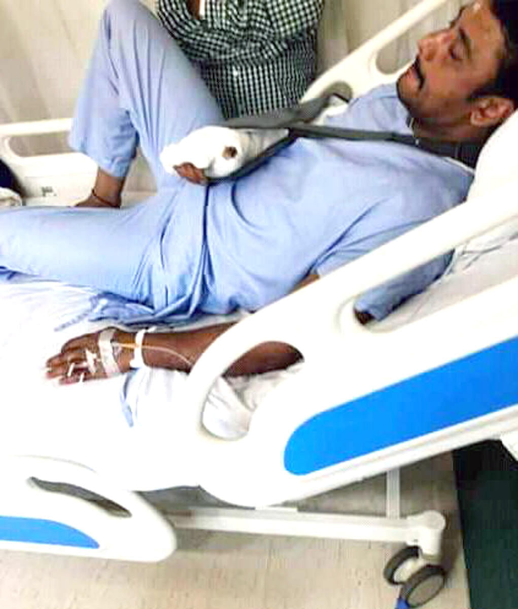 Kannada actor Darshan in hospital after the accident. DH photo
