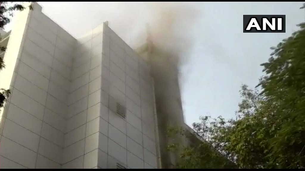 Smoke from ESIC Kamgar Hospital at Marol in Andheri suburbs of Mumbai. (ANI/Twitter)
