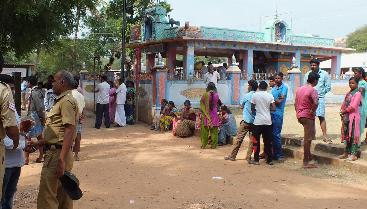 Another victim of Sulvadi Kicchuguttu Maramma temple prasadam poisoning died on Friday. With the death toll rising to 15. DH photo