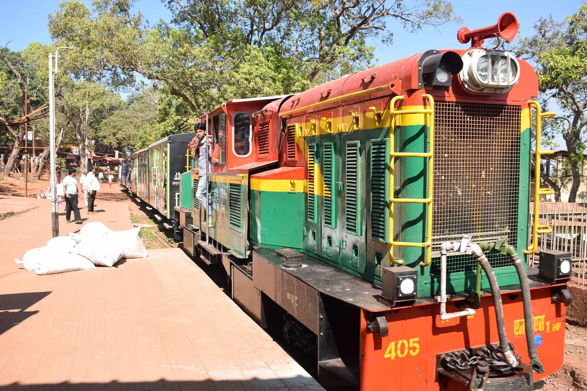A view of Matheran Hill Railway, the mini train that runs in the smallest hill station in India. DH PHOTO/ Mrityunjay Bose