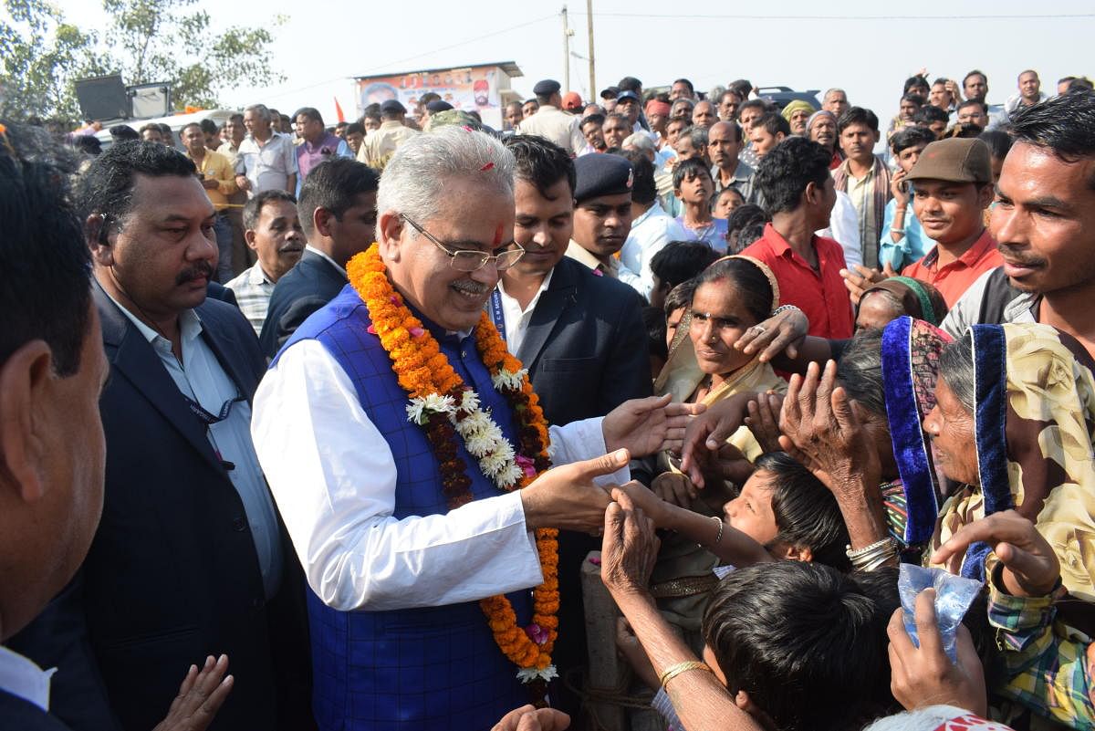 People and party workers lined up on both sides of the road to welcome him. Baghel first offered prayers at Hatkeshwar Mahadev temple here. The roadshow ended in a public meeting, late evening.